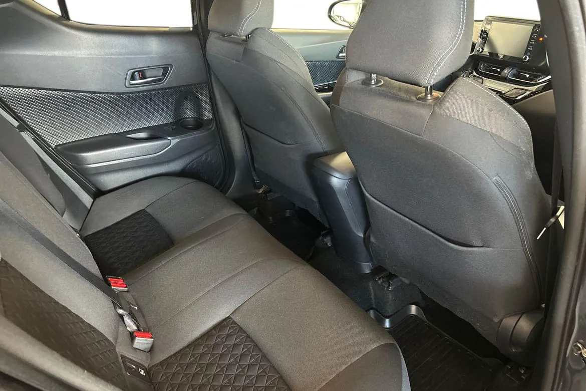 Vehicle image 8