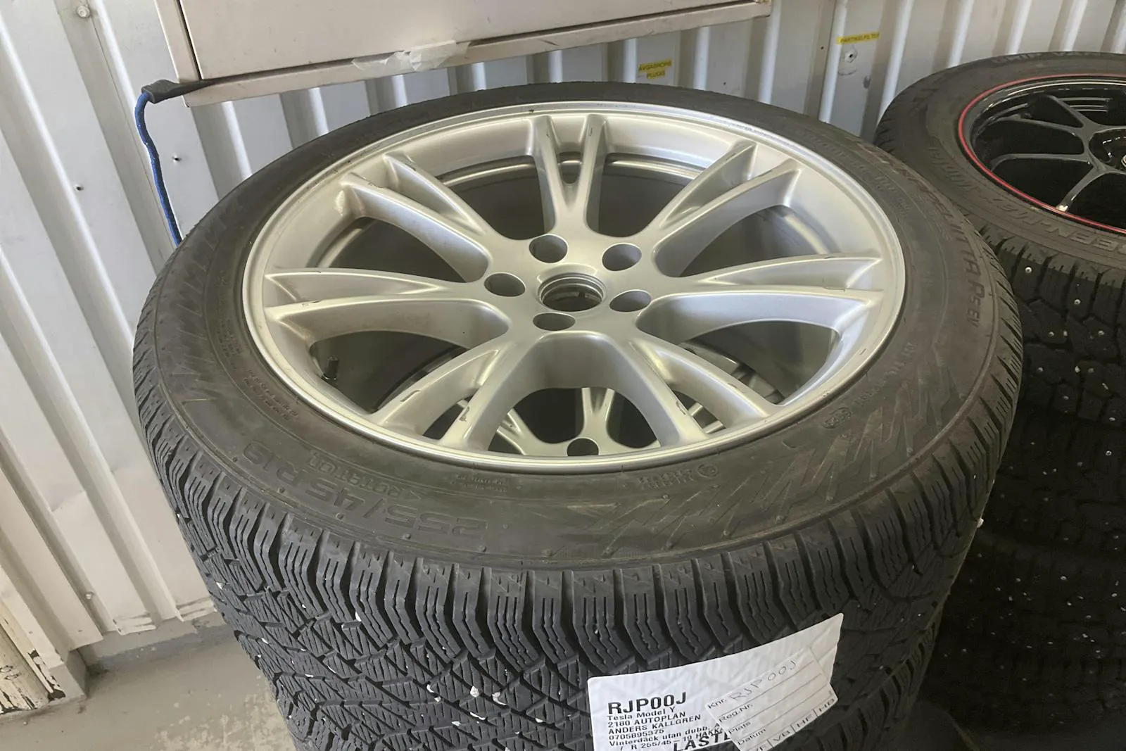 Vehicle image 17