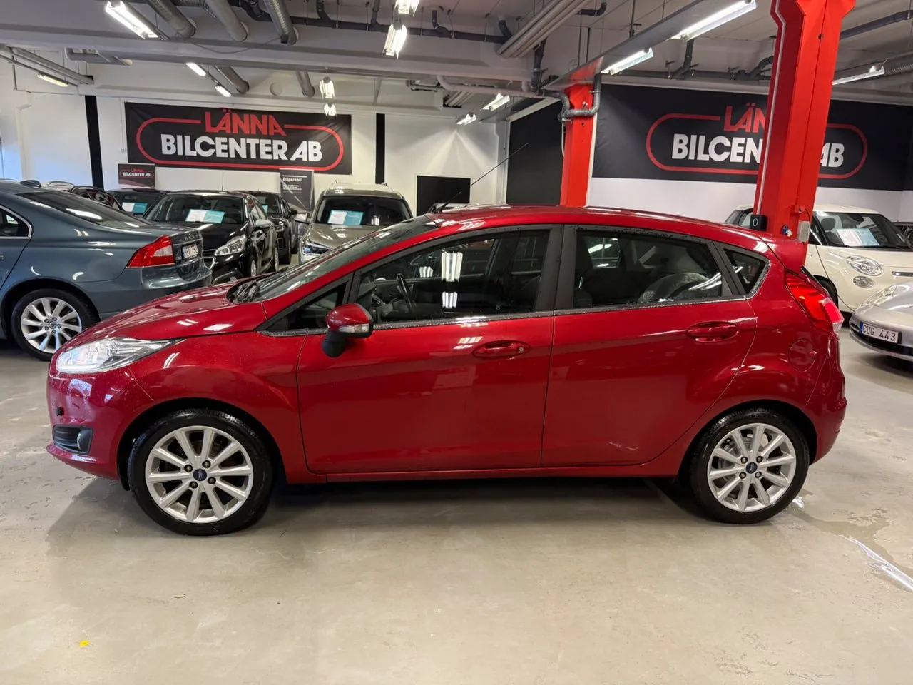 Vehicle image 9
