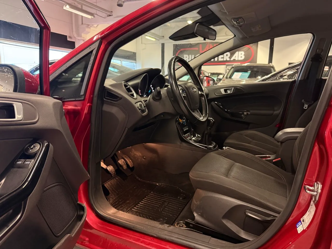 Vehicle image 12