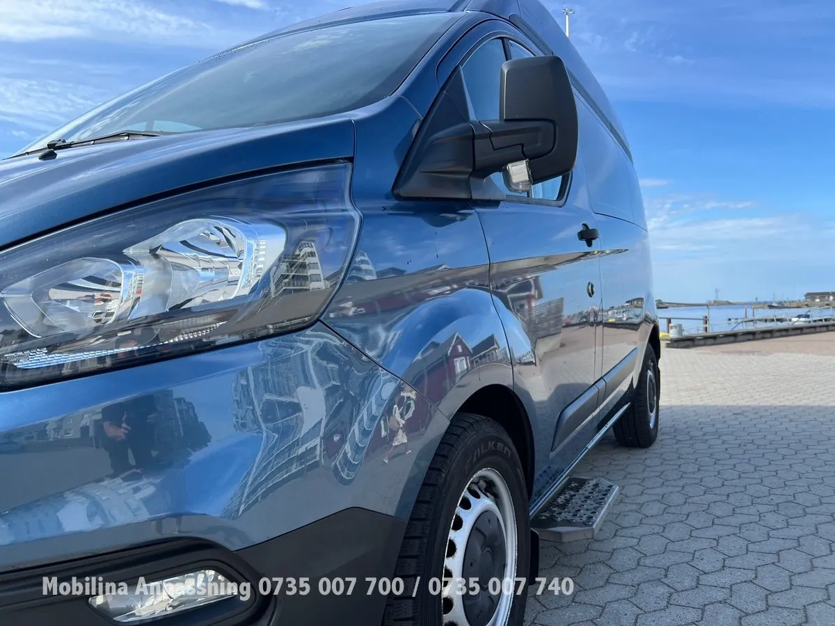 Vehicle image 32