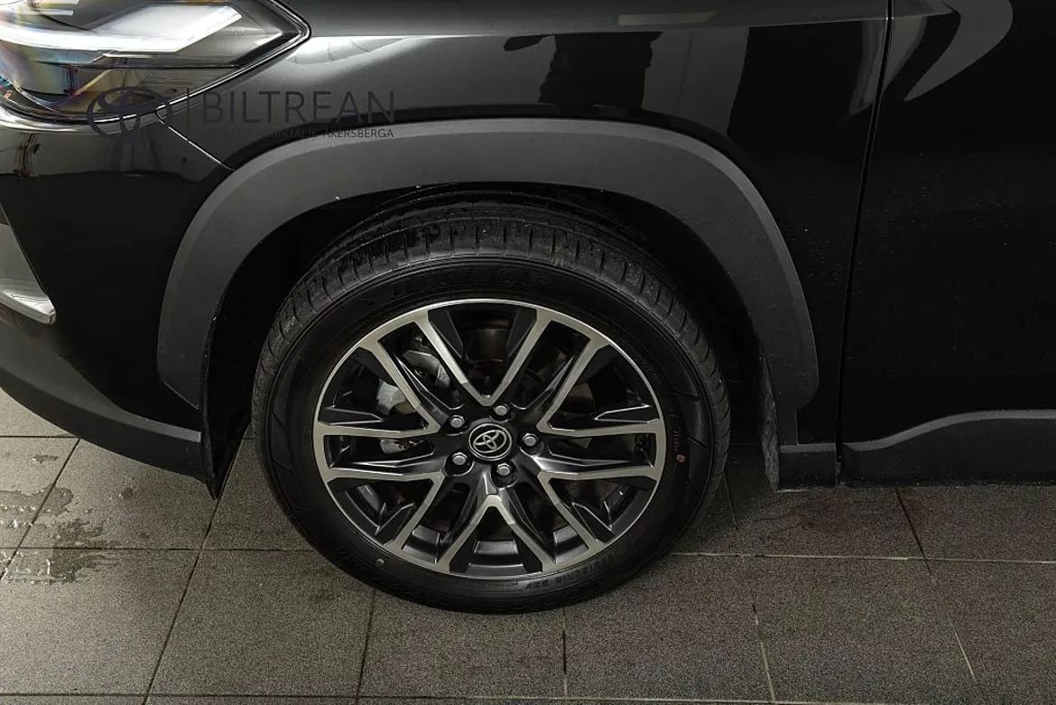 Vehicle image 17
