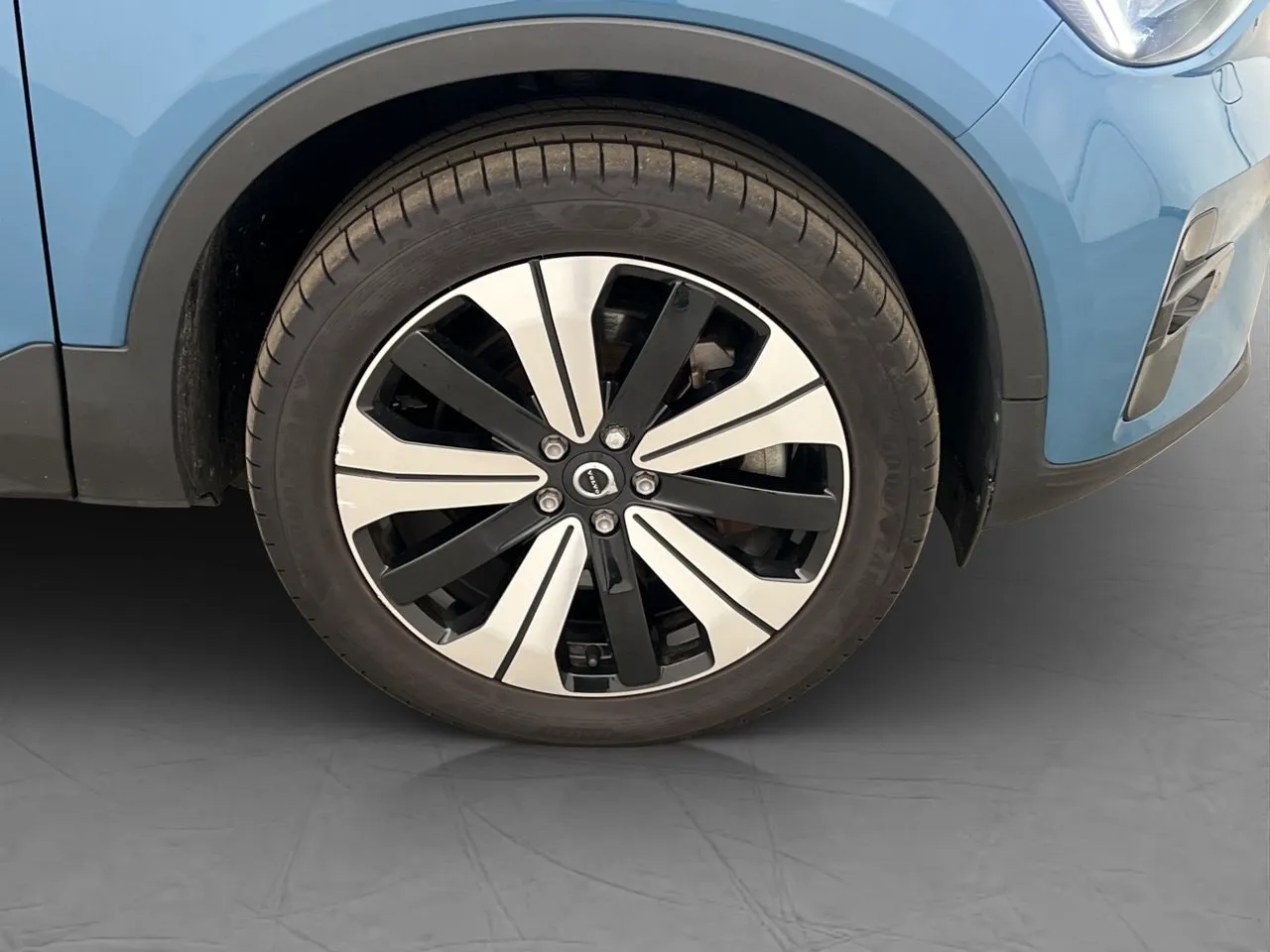 Vehicle image 35