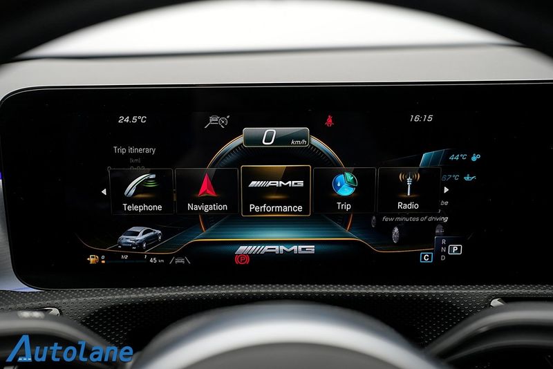 Mercedes CLA45 AMG bild 23