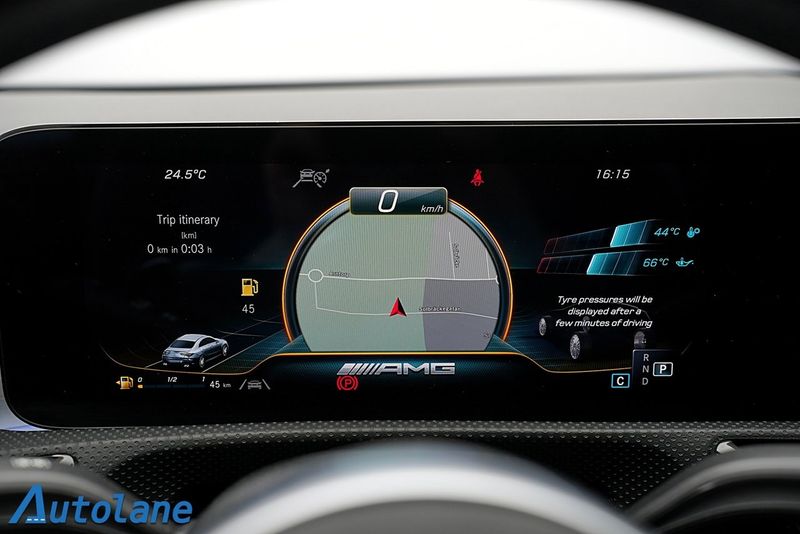Mercedes CLA45 AMG bild 22