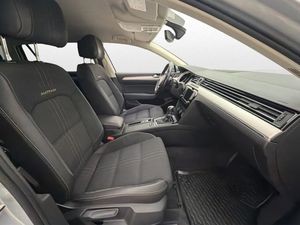 Volkswagen Passat bild 14
