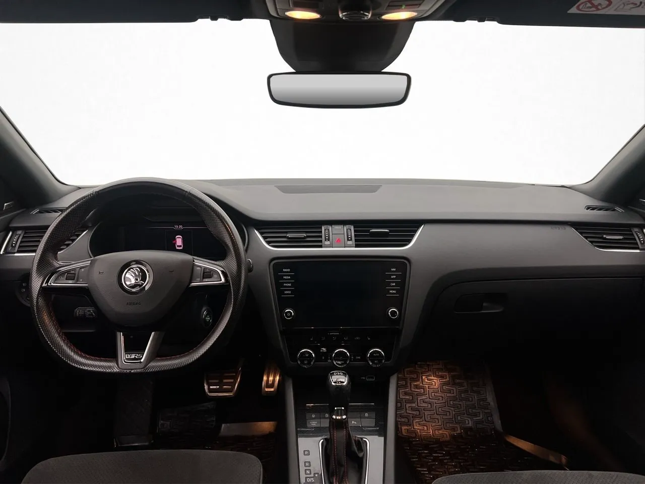 Vehicle image 18