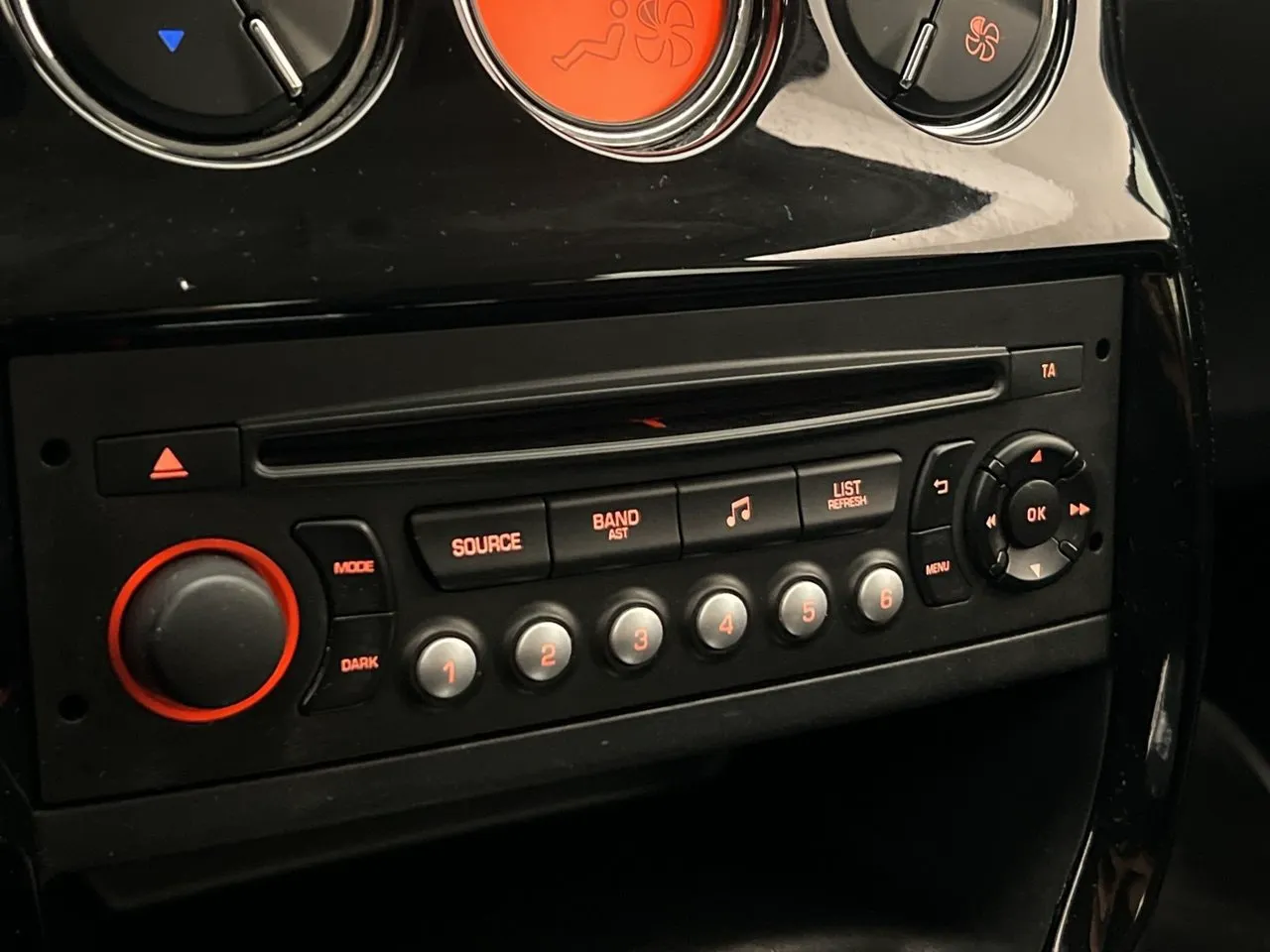 Vehicle image 22