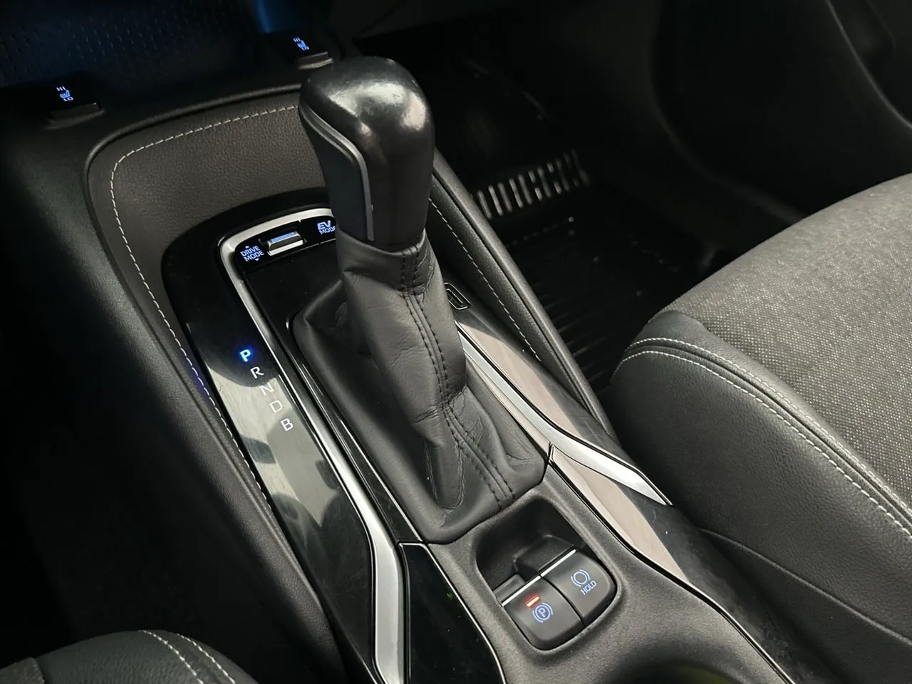 Vehicle image 27