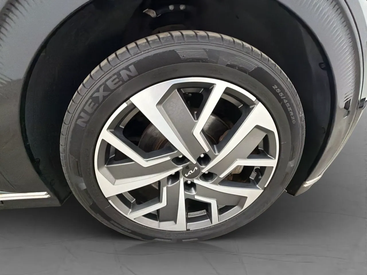 Vehicle image 37