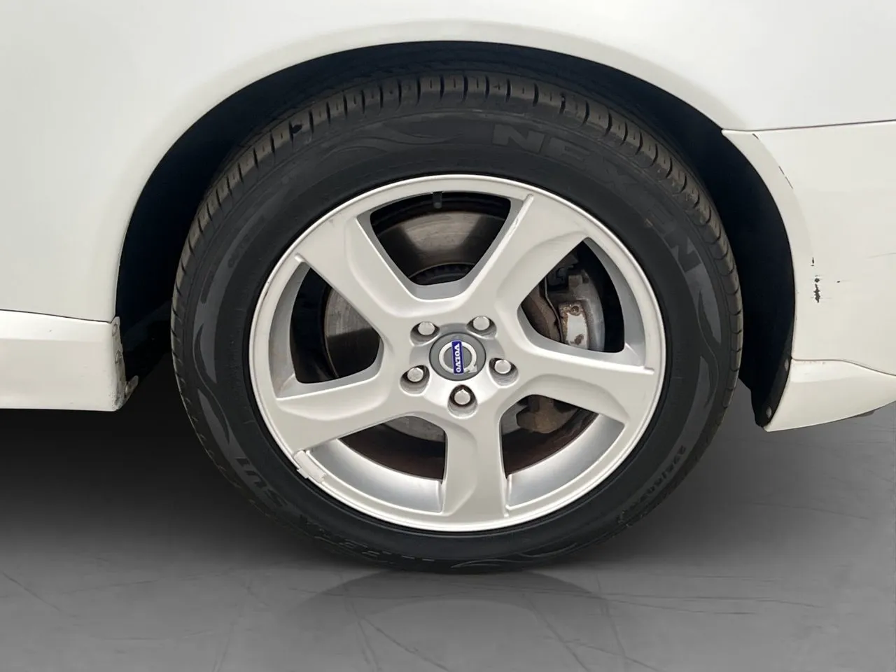 Vehicle image 30