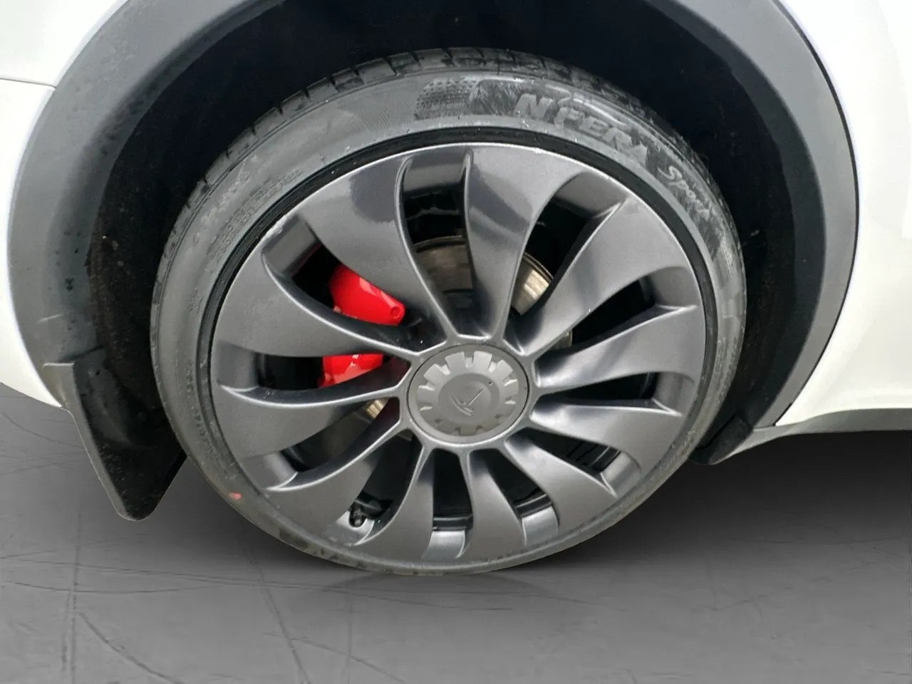 Vehicle image 32