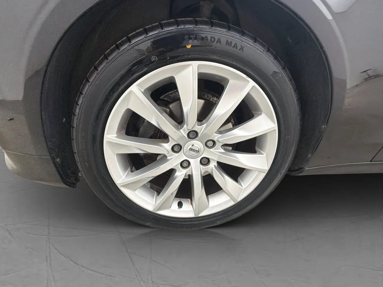 Vehicle image 32