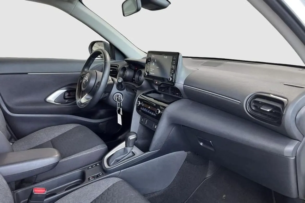 Vehicle image 7