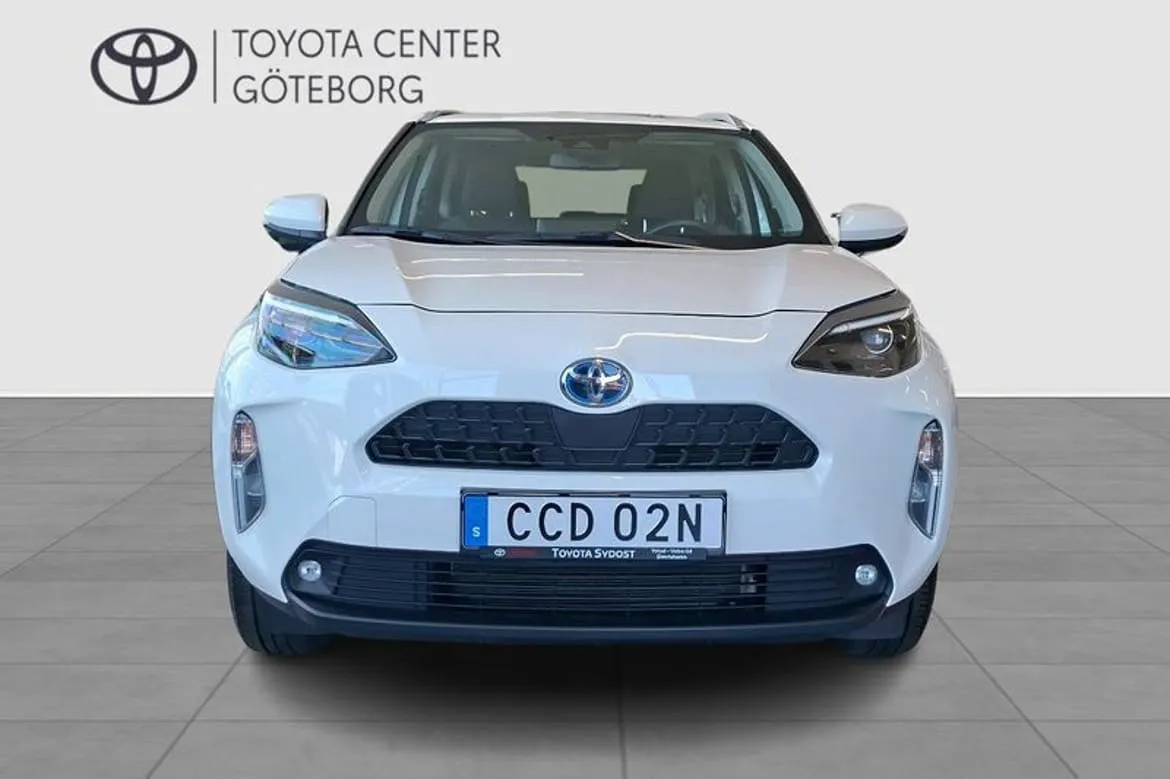 Vehicle image 6
