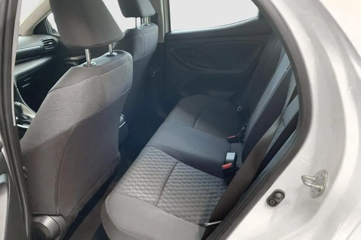 Vehicle image 8