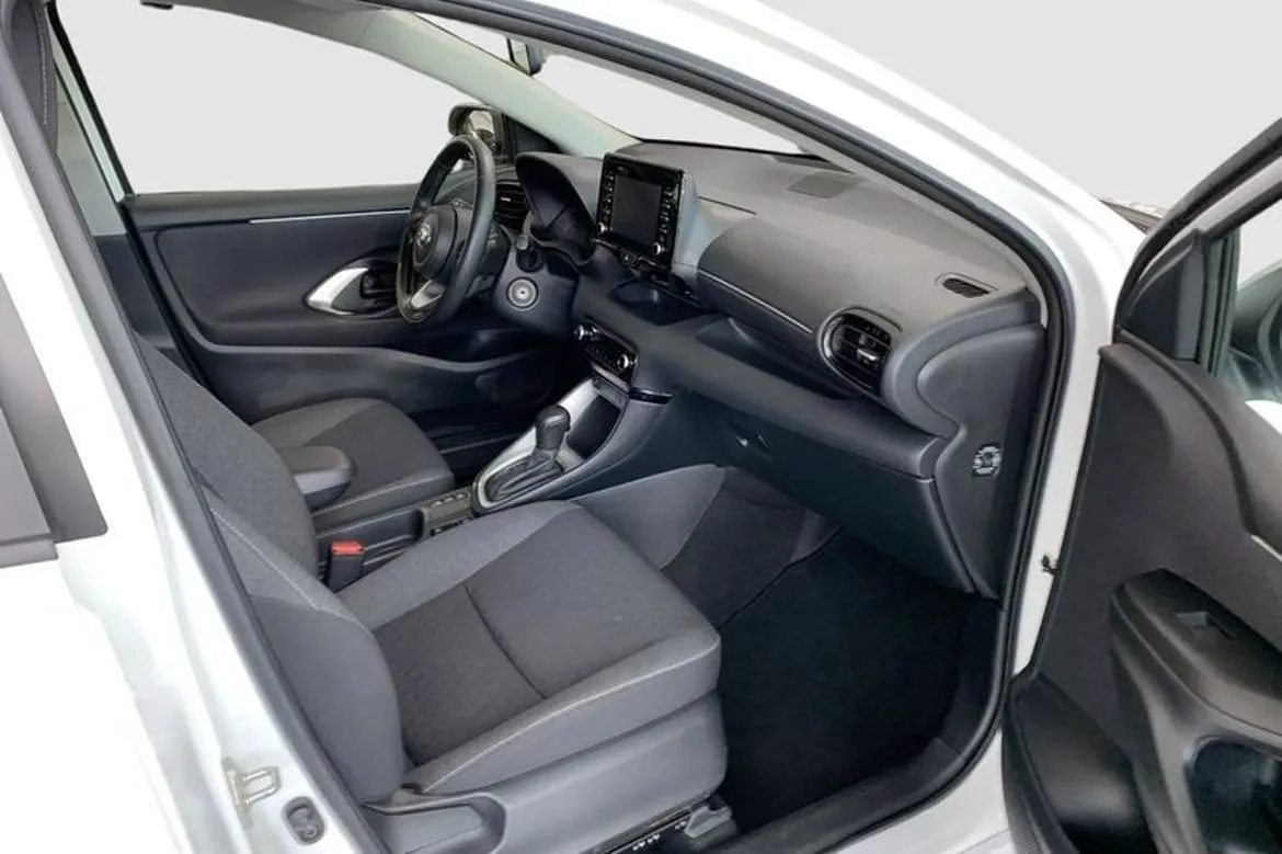 Vehicle image 7