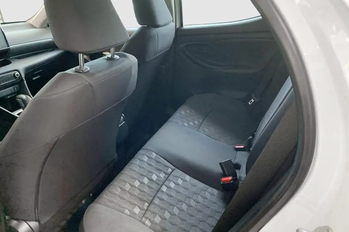 Vehicle image 7