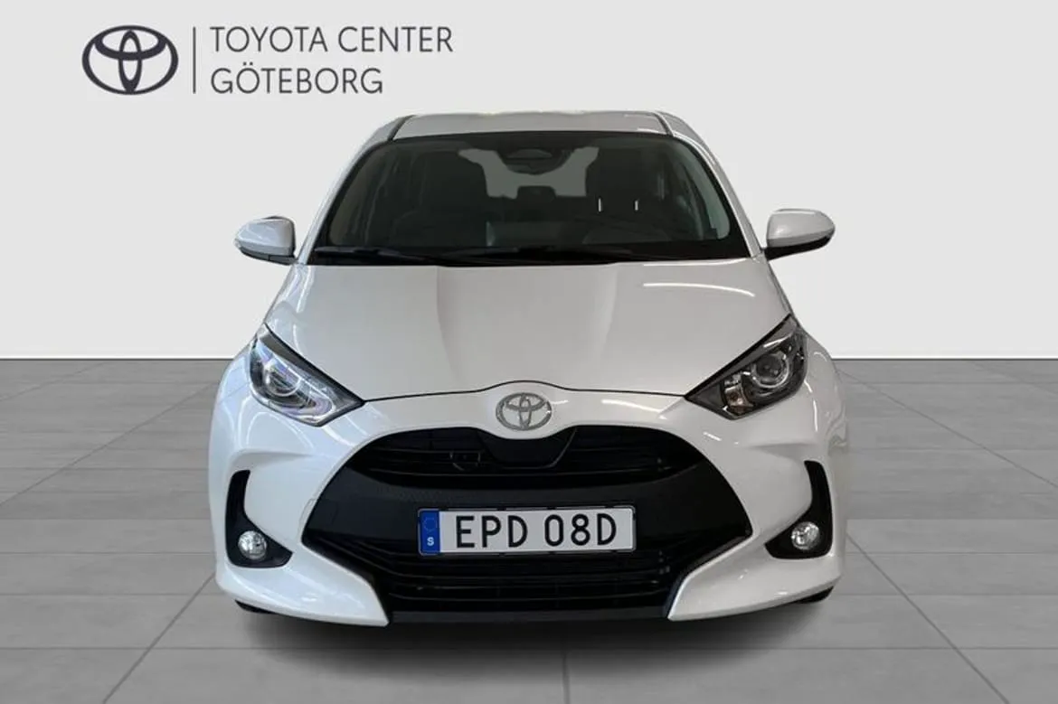 Vehicle image 5