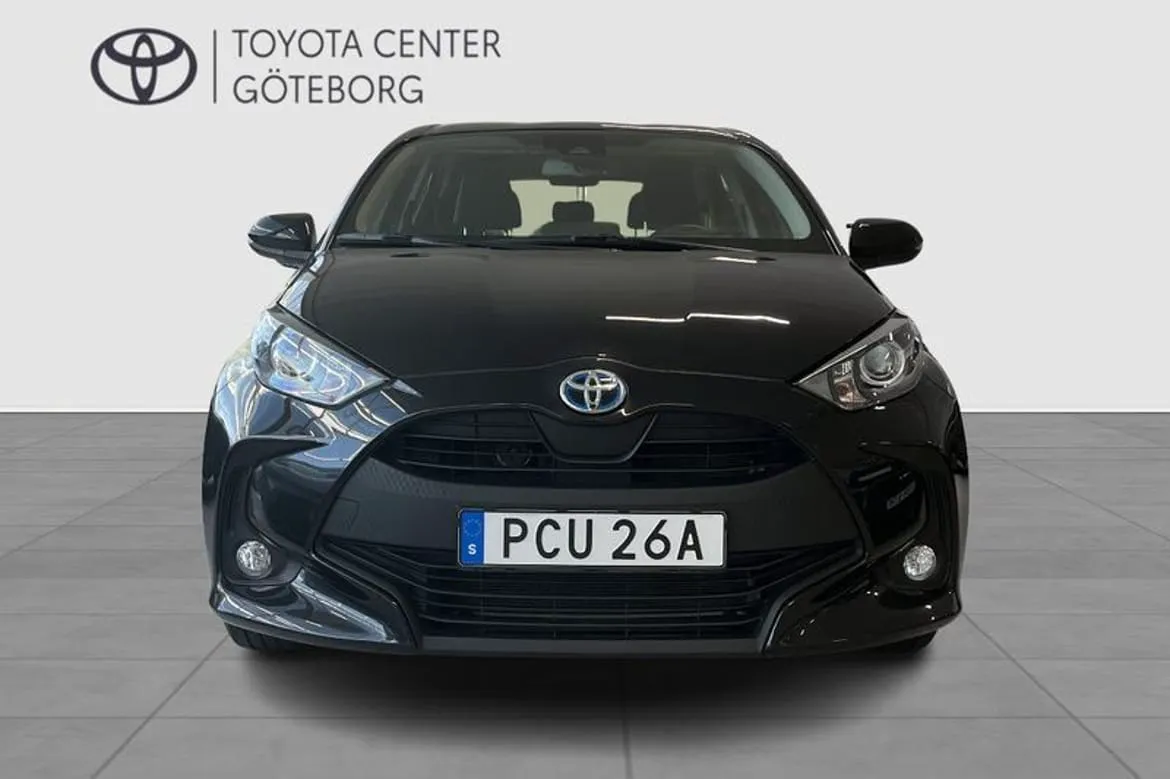 Vehicle image 6