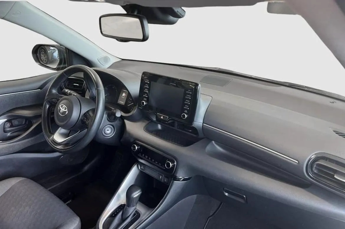 Vehicle image 7