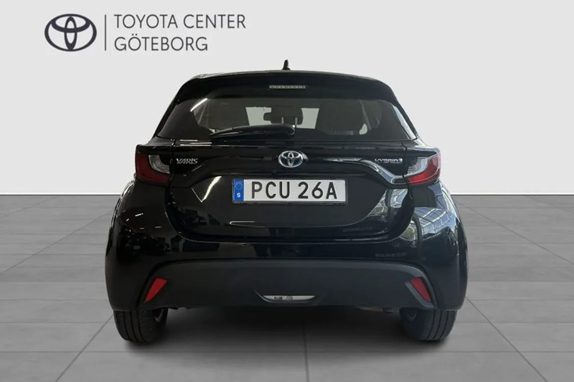 Vehicle image 5