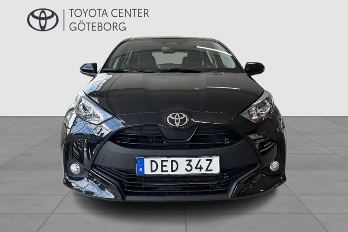 Vehicle image 5