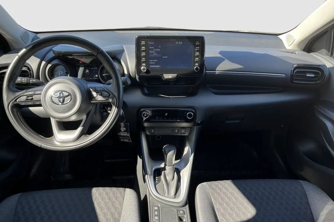 Vehicle image 9