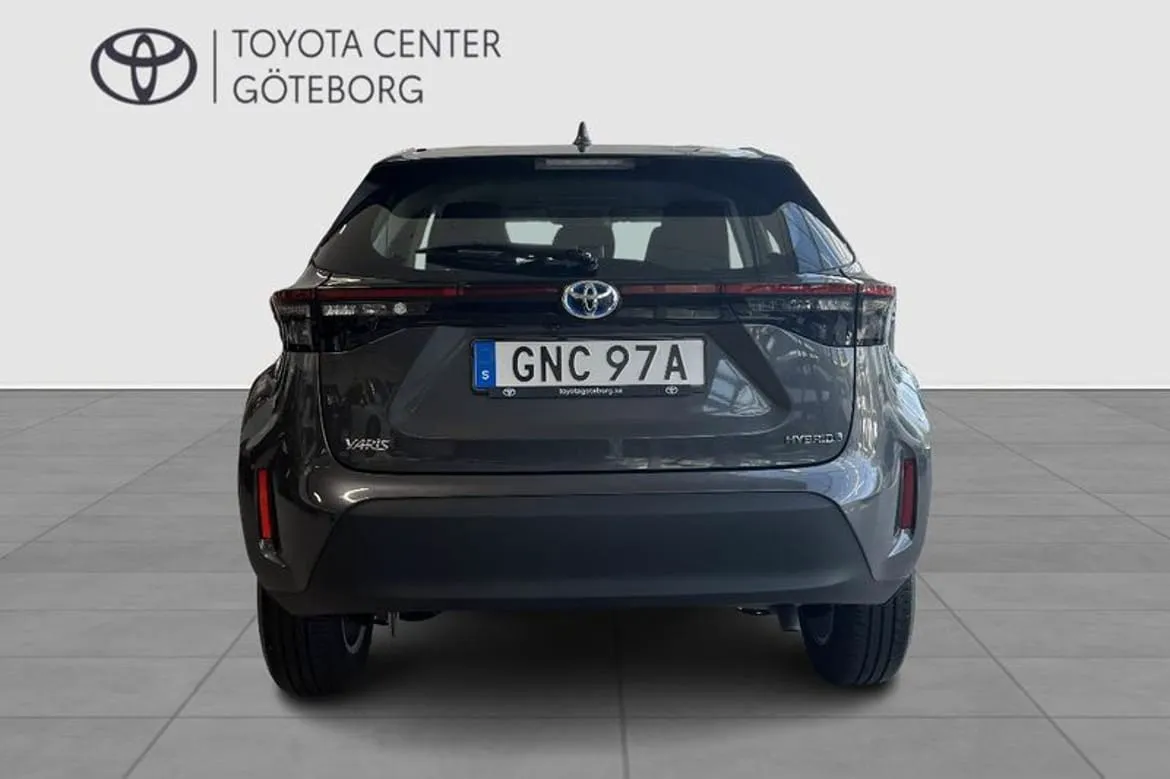 Vehicle image 5