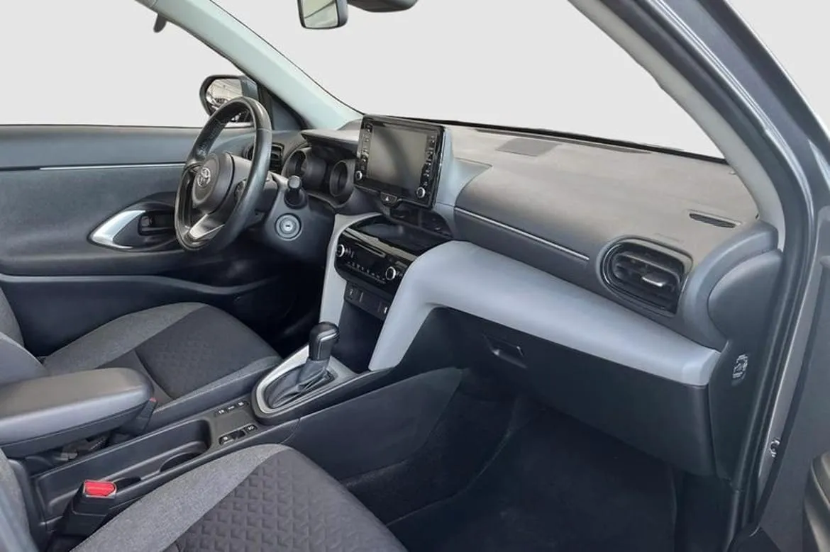 Vehicle image 7