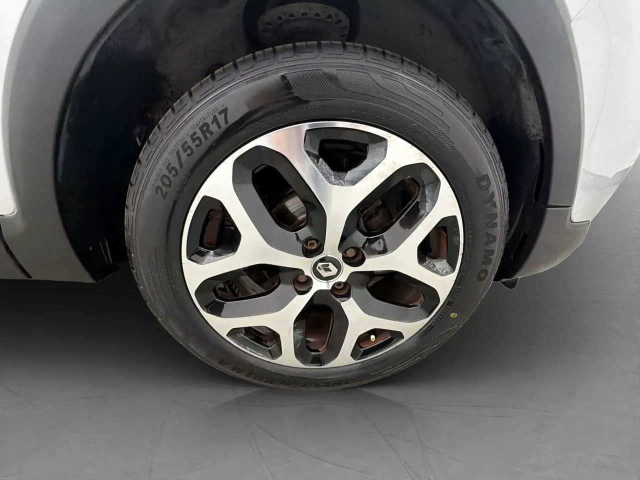 Vehicle image 30