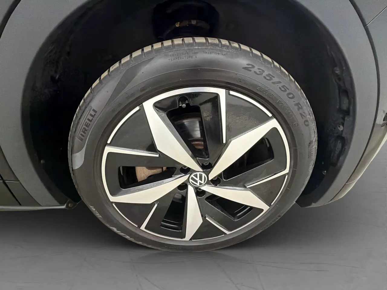 Vehicle image 33