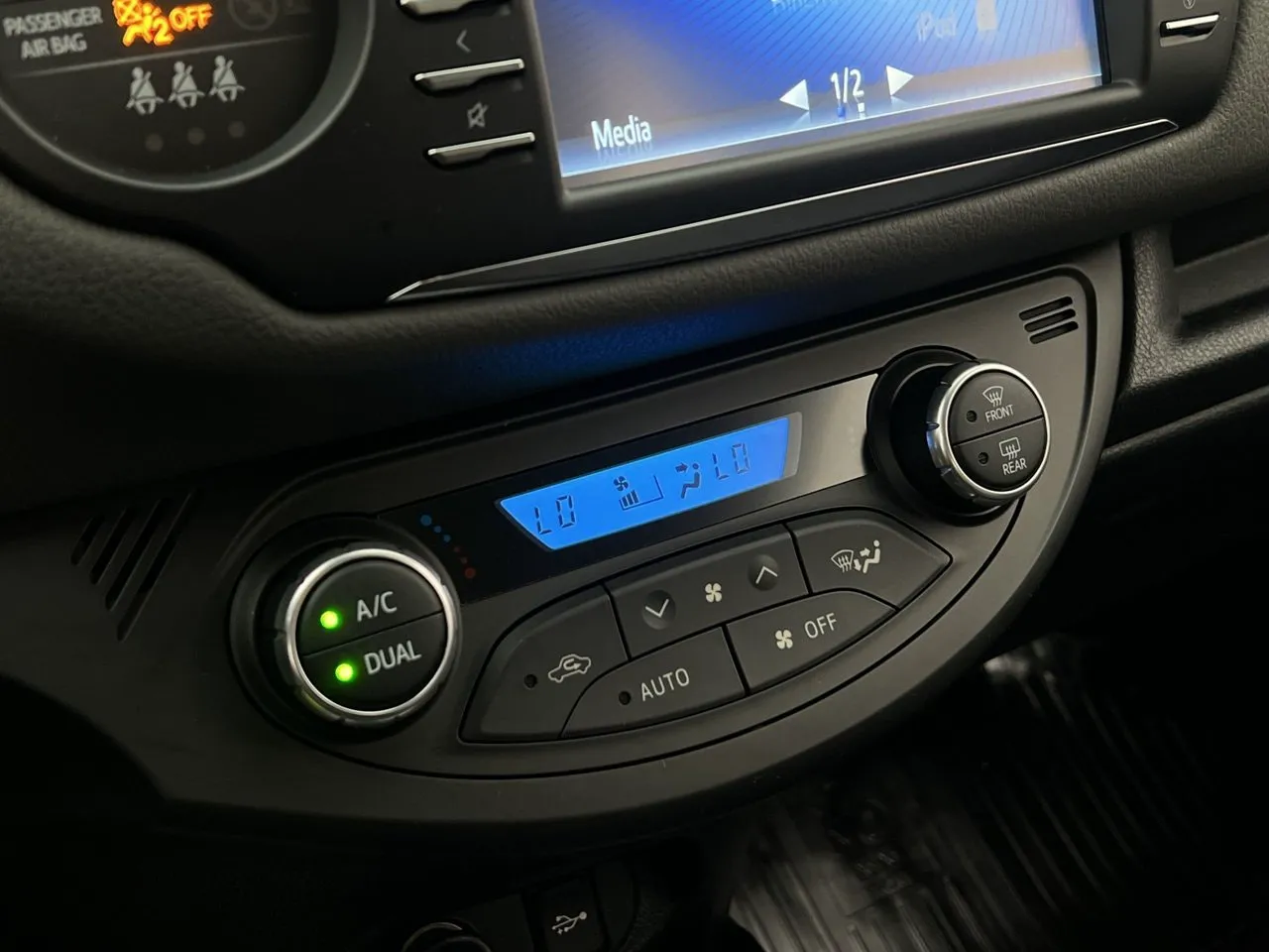Vehicle image 18