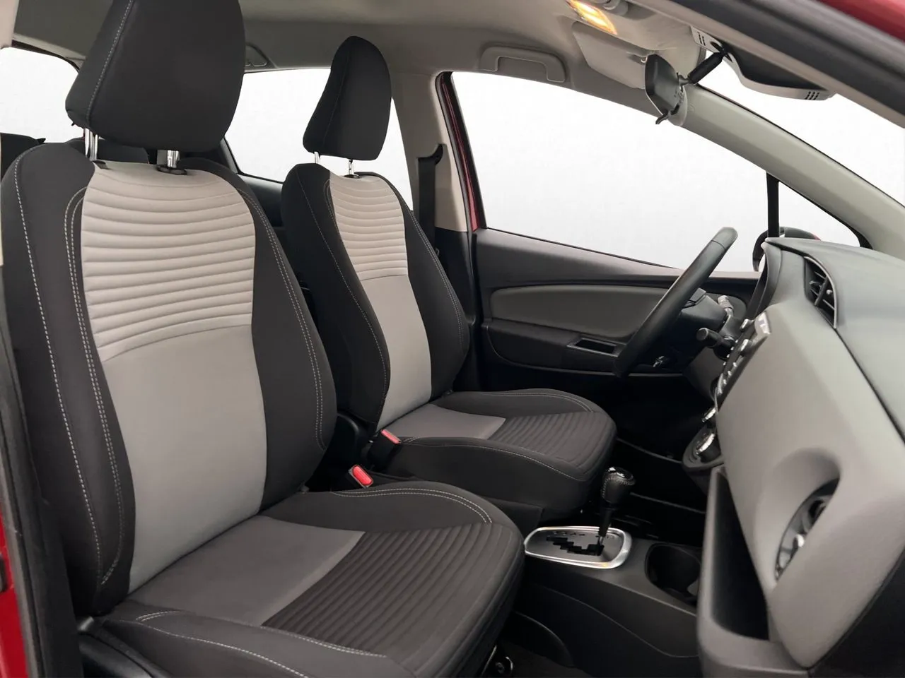 Vehicle image 21