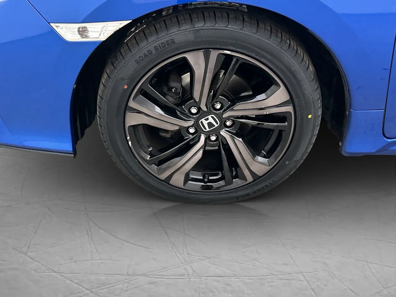 Vehicle image 27