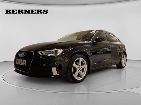 Audi A3 TDI Quattro / Drag / Värmare / Svart innertak / - 2018