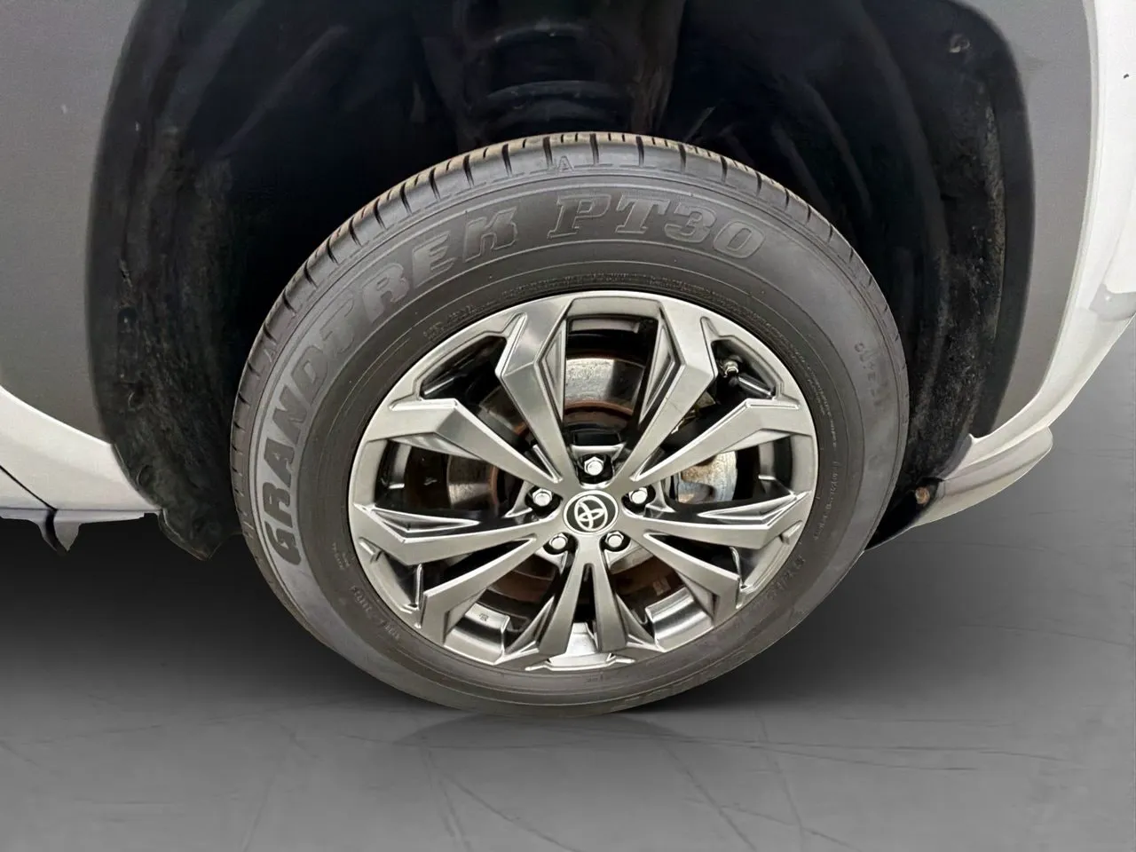Vehicle image 30