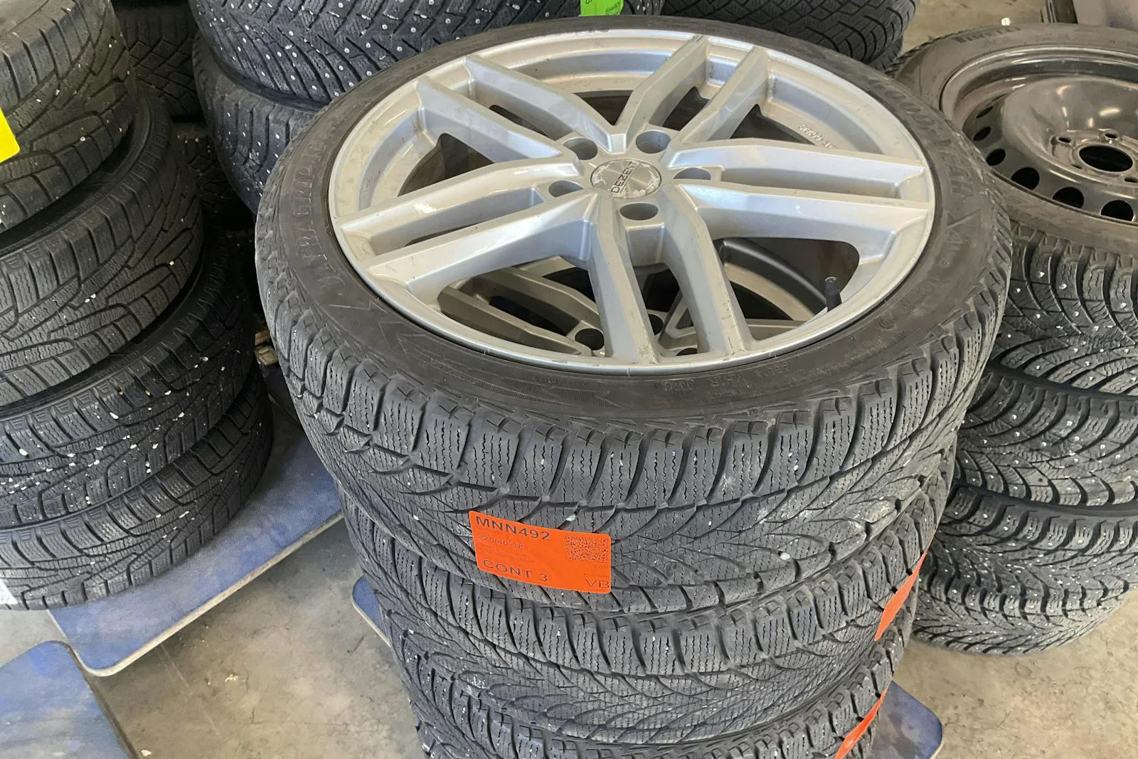 Vehicle image 19