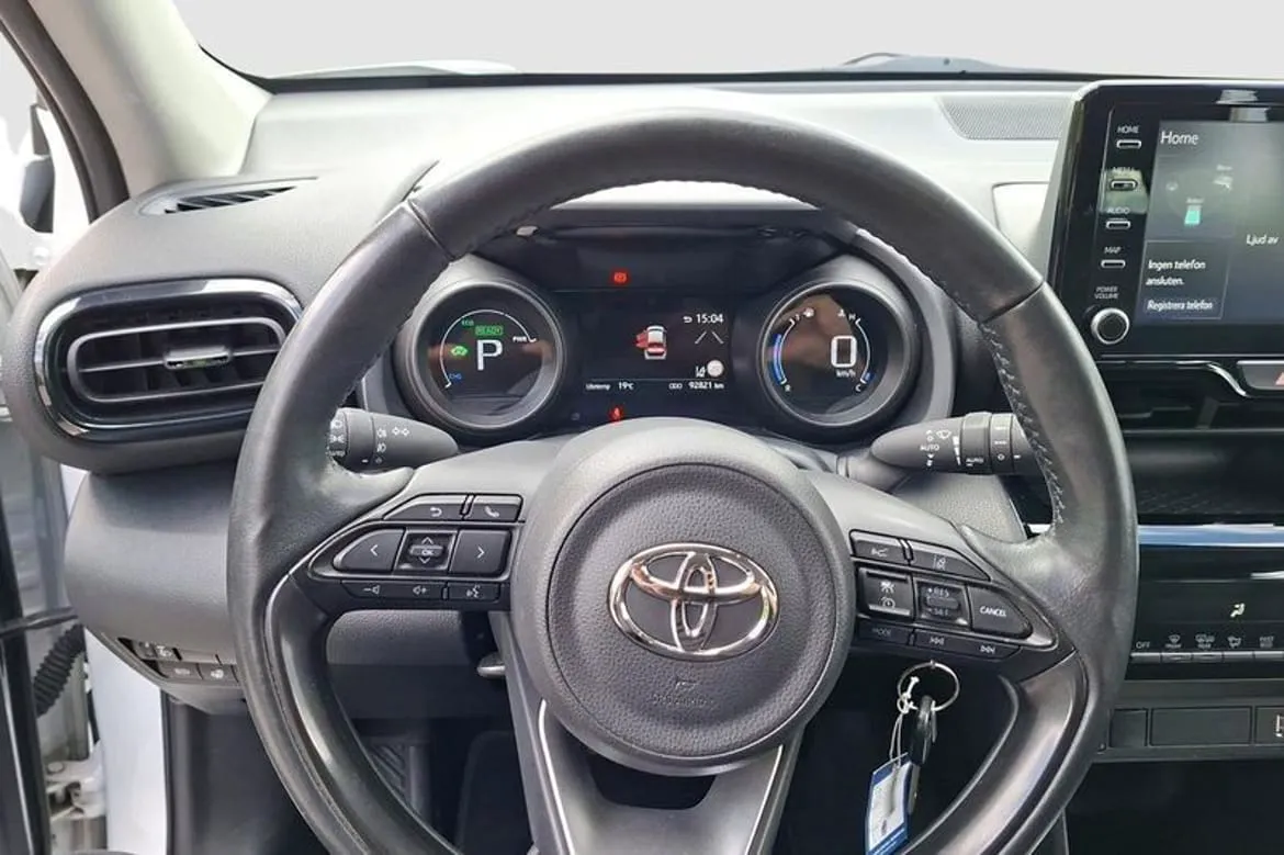 Vehicle image 10