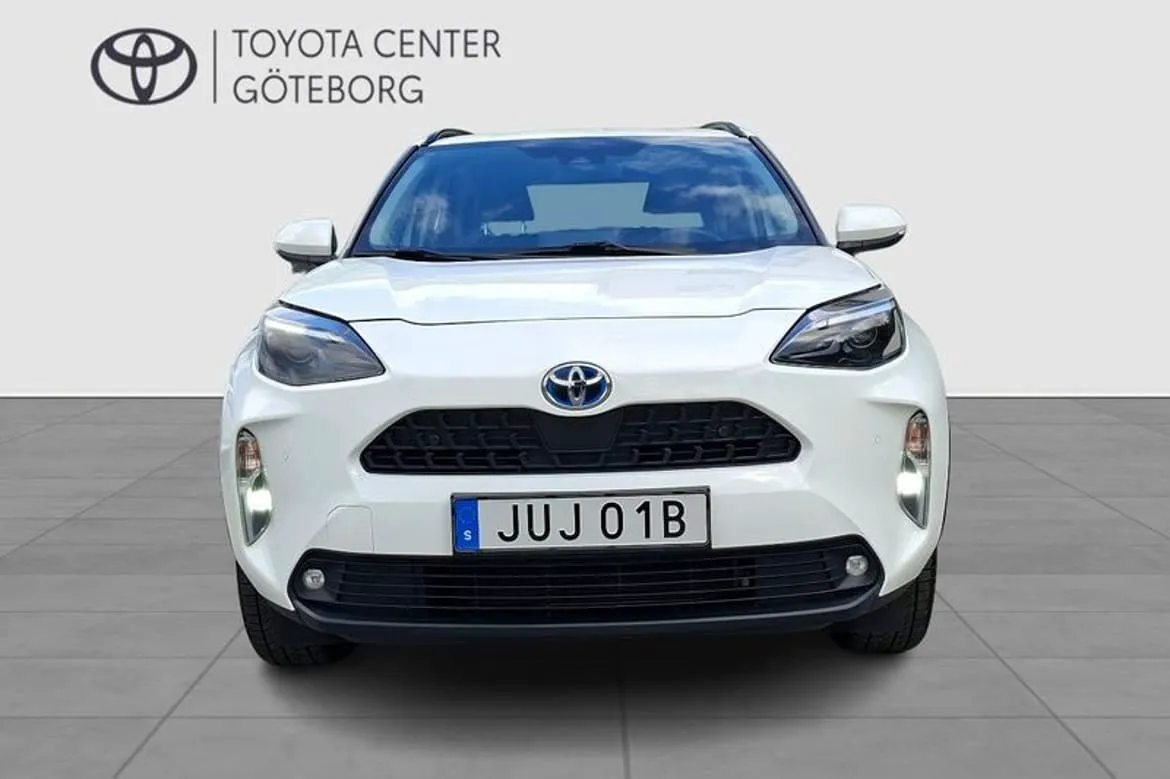 Vehicle image 6