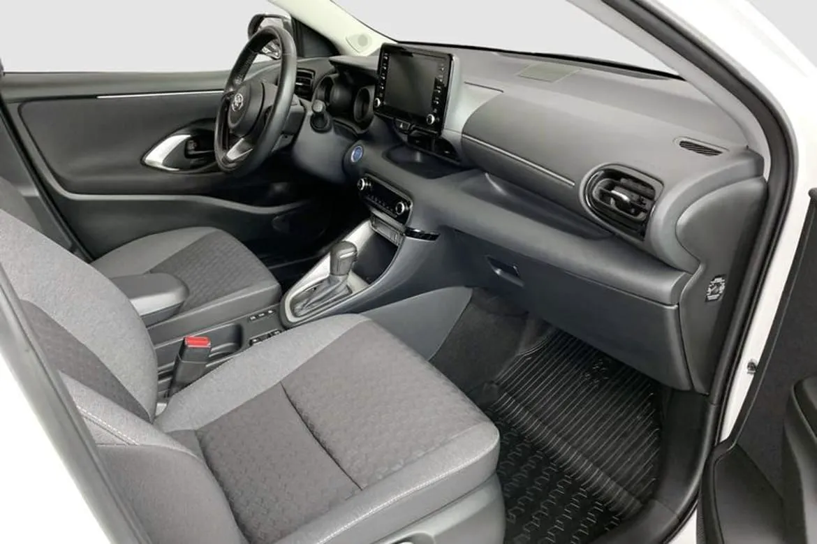 Vehicle image 7