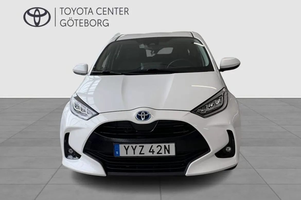 Vehicle image 6