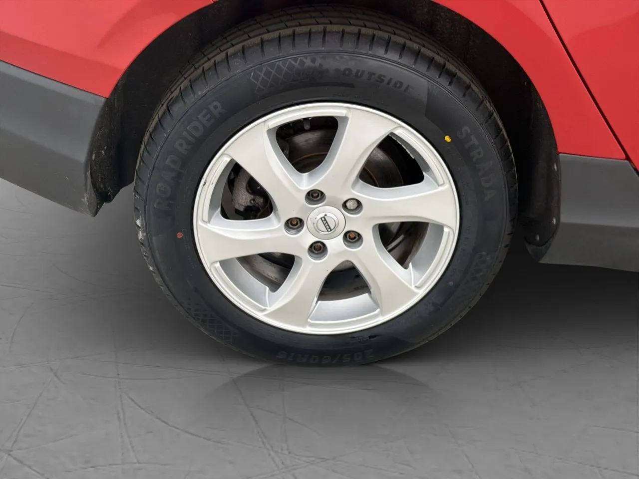 Vehicle image 25