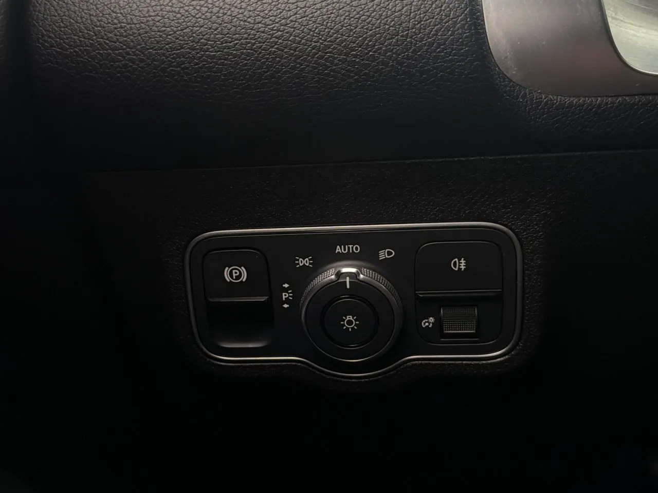 Vehicle image 29