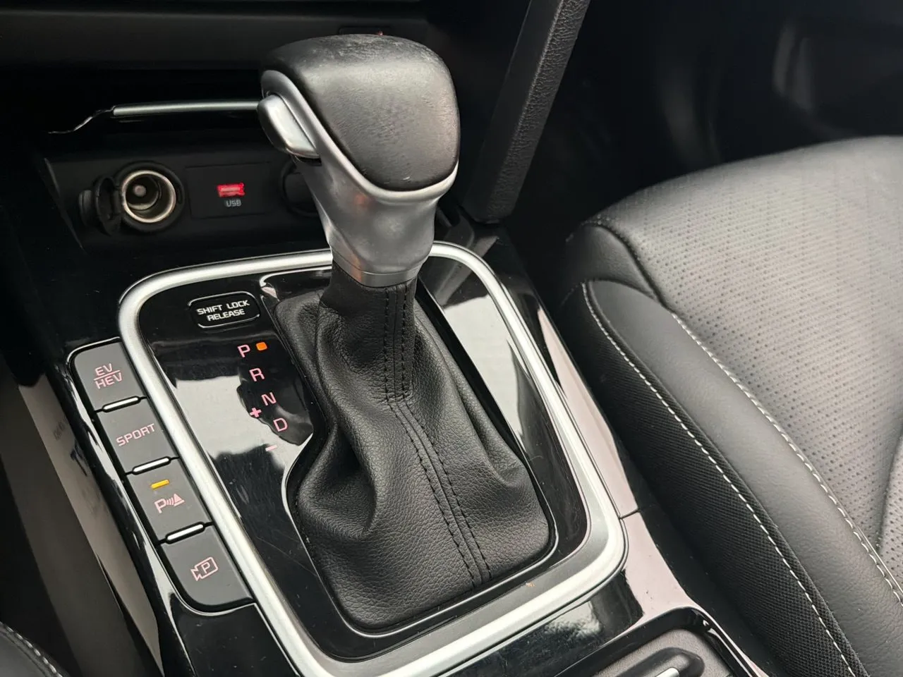 Vehicle image 26