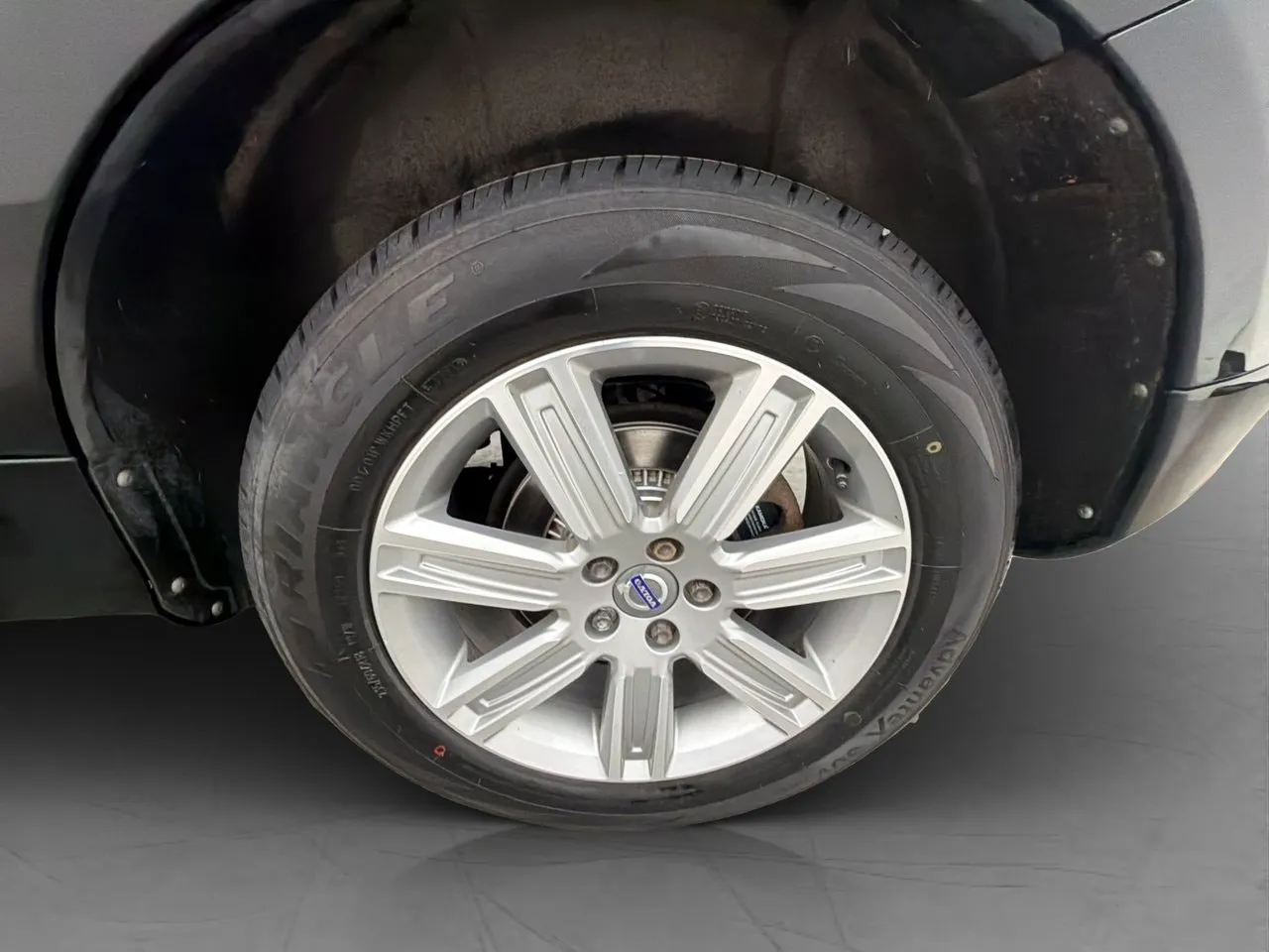 Vehicle image 32