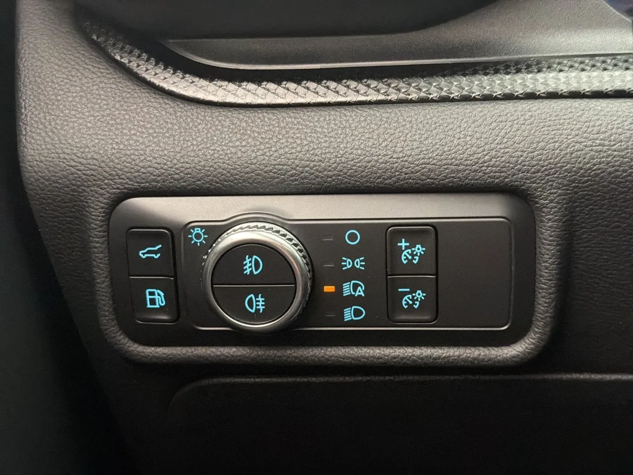 Vehicle image 28