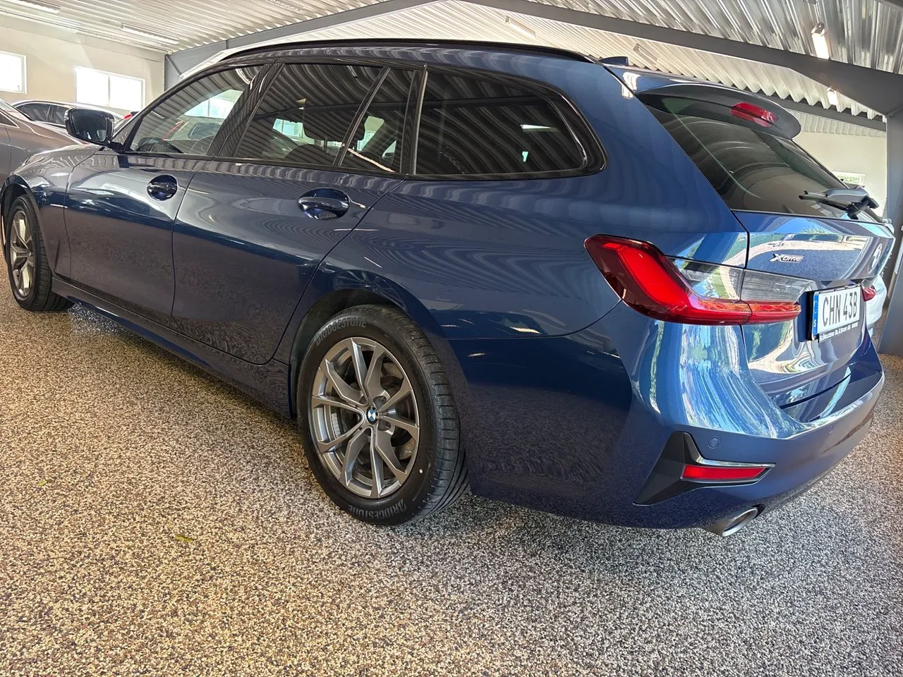 Vehicle image 6