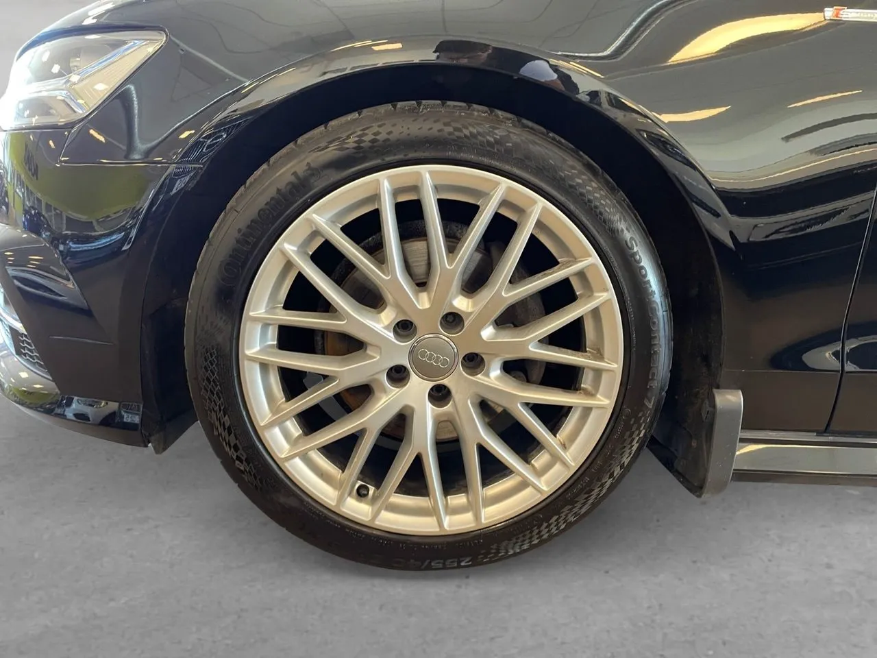 Vehicle image 7