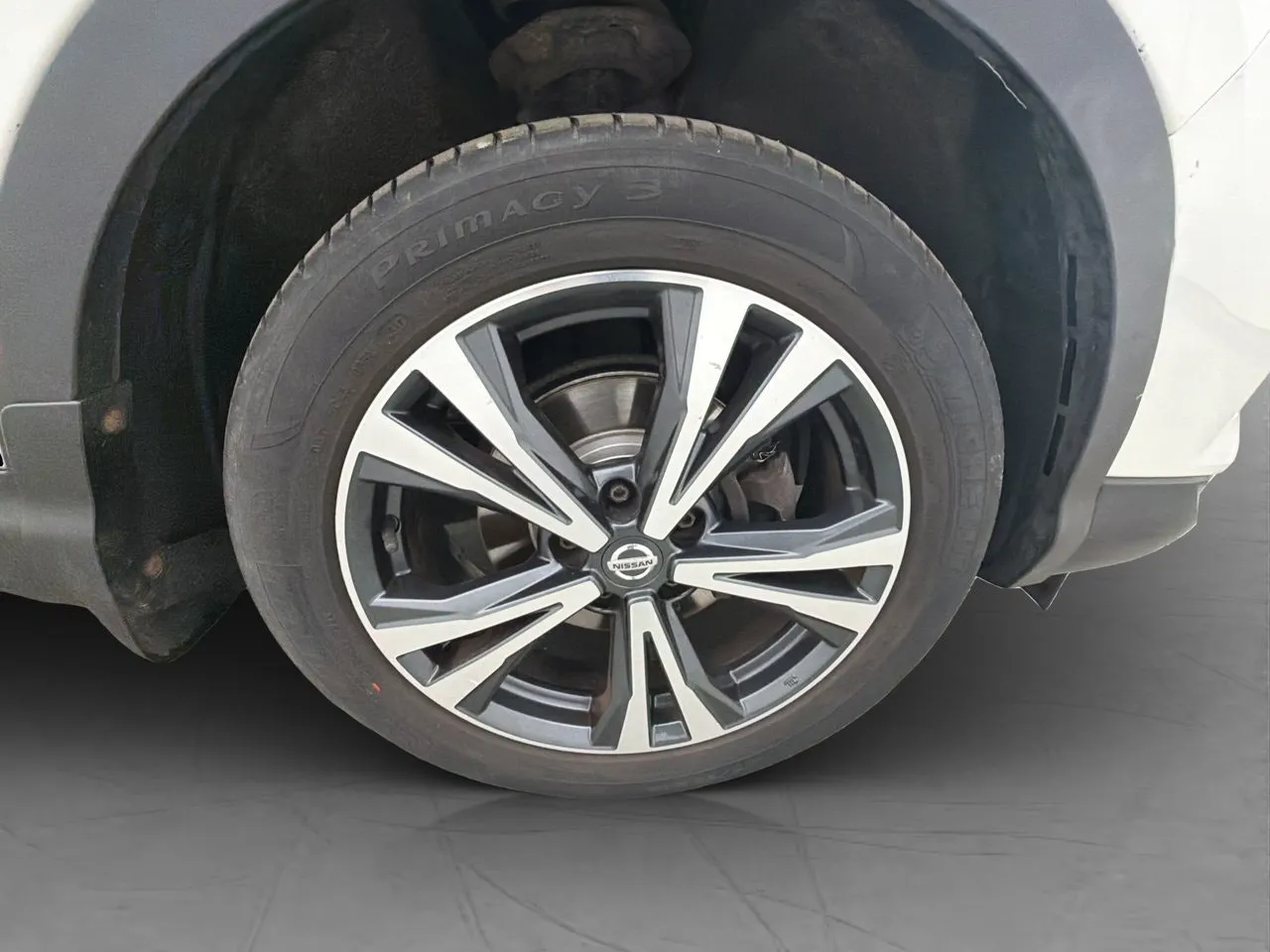 Vehicle image 32